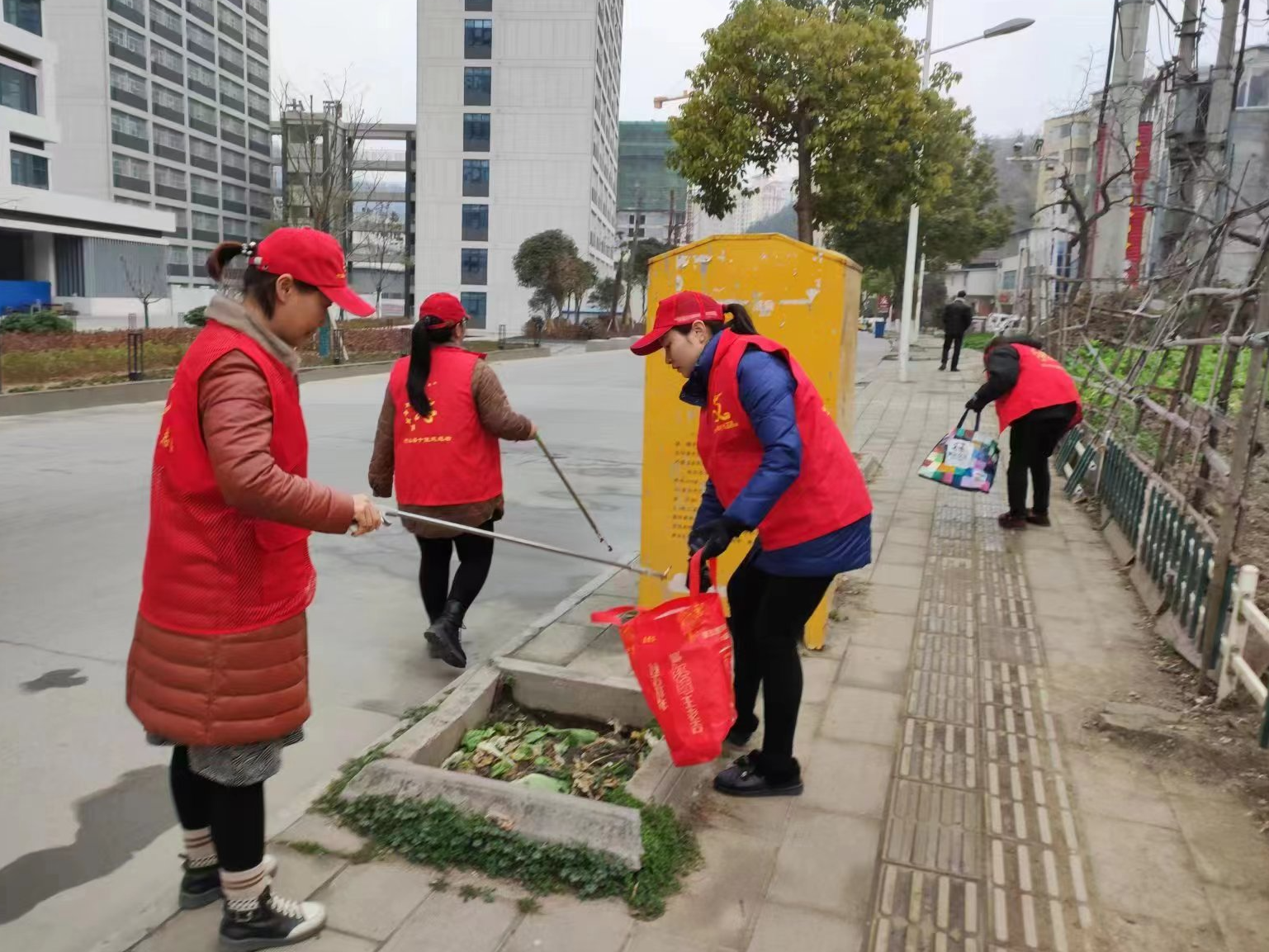 城关镇：点线结合 持续推进全域环境大整治