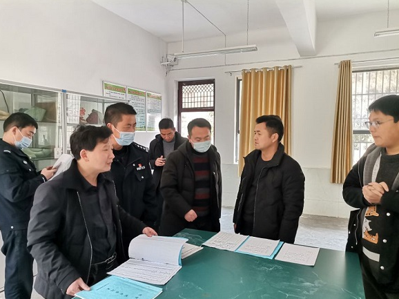 楼台乡多部门联合督查开学安全工作