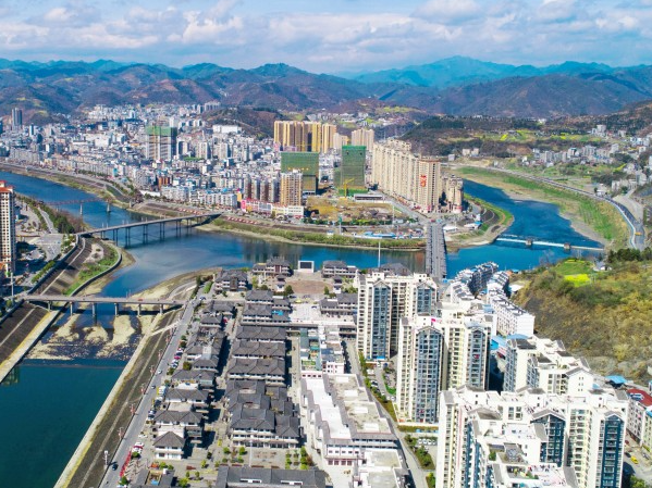 我县建立县领导与非公有制经济代表人士联系制度