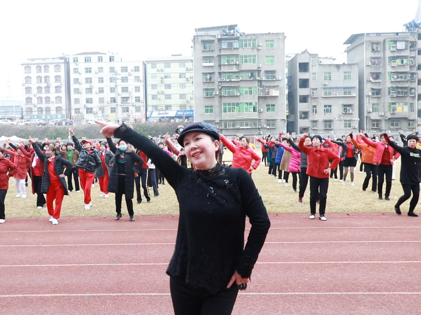 广场舞培训开班 群众乐享健康“舞餐”