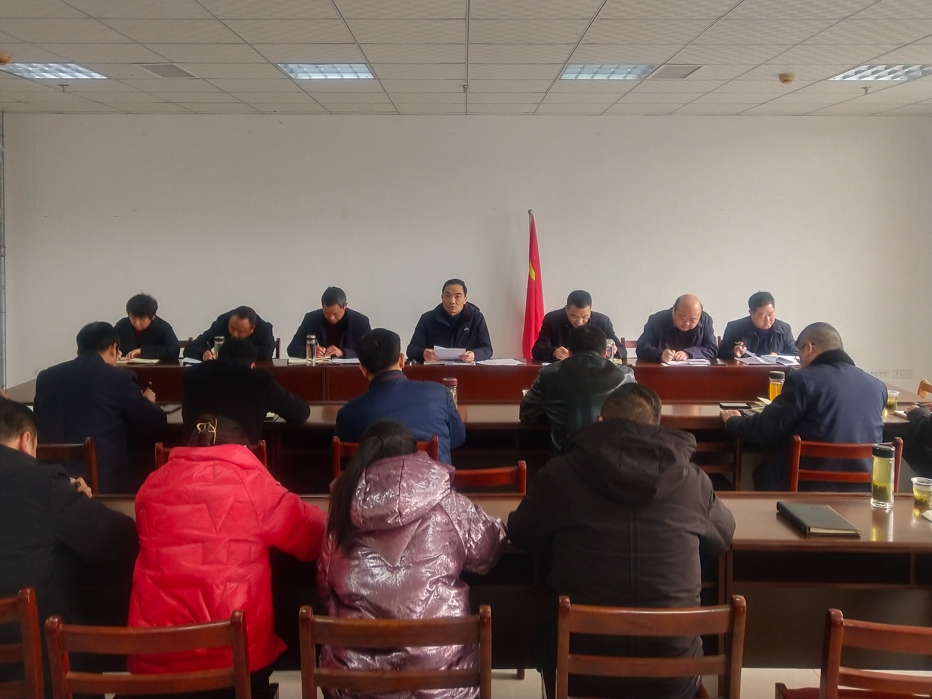 县人社局召开基层党建工作会