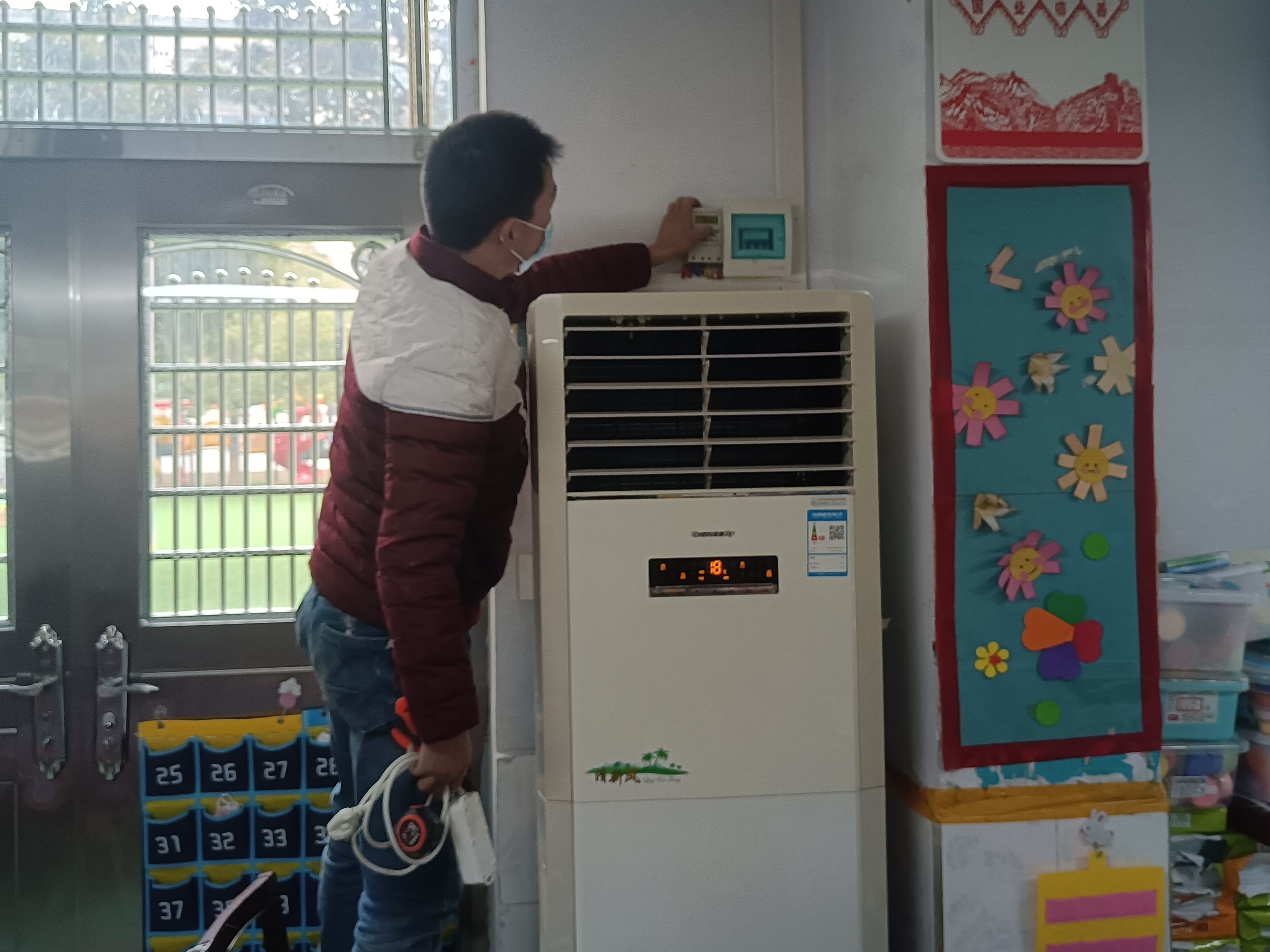 县实验幼儿园开展安全隐患大排查