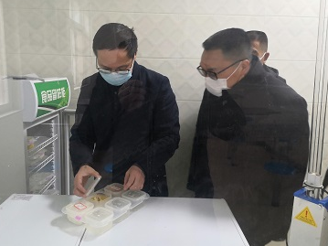 县教育局检查文峰乡校园安全工作