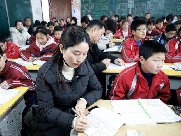 麻家渡镇：教学练兵强技能 三尺讲台展风采