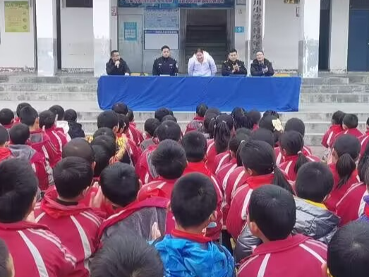 溢水东川小学开展法治健康食品安全知识讲座