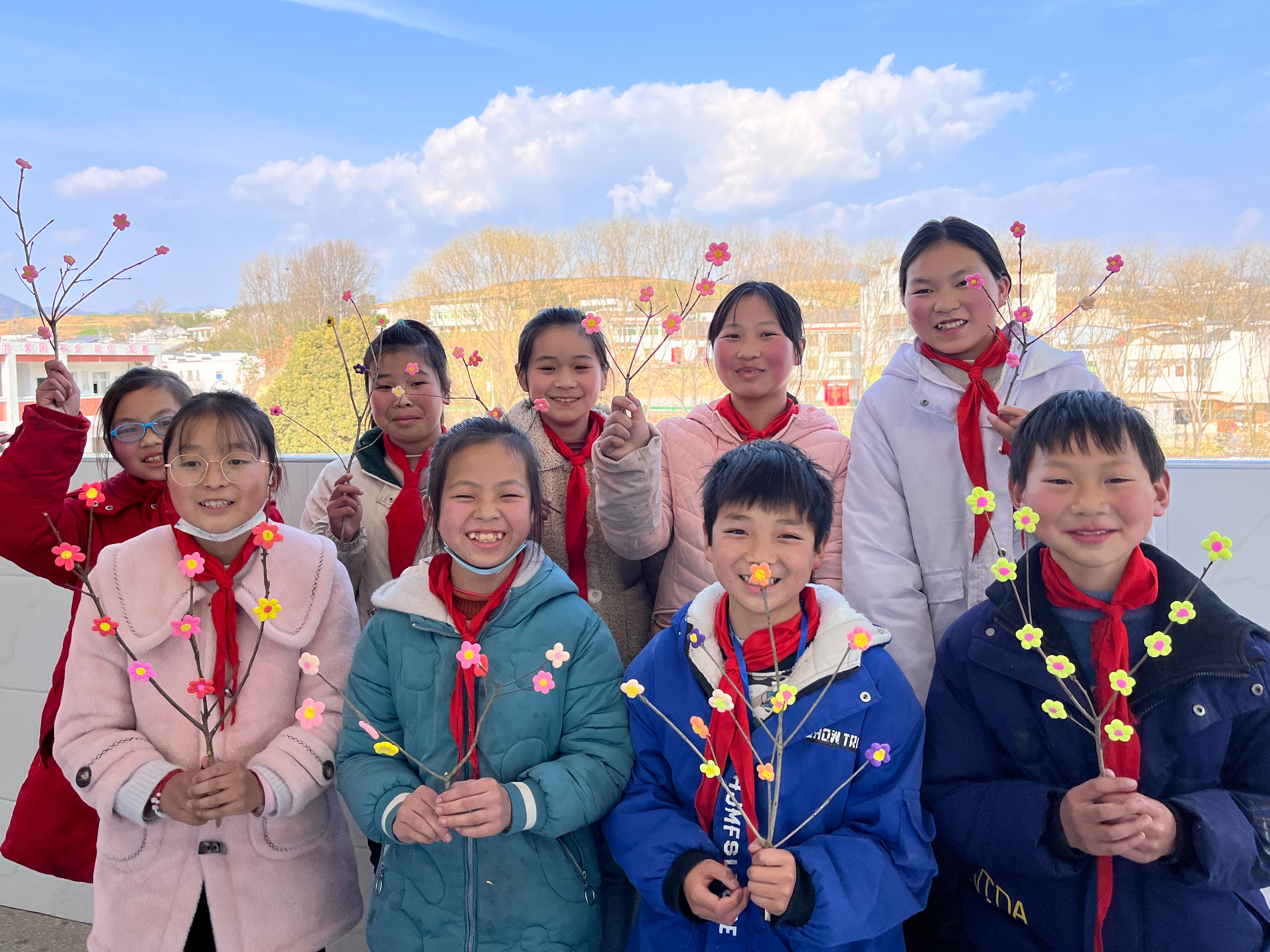 宝丰镇曹家湾小学以自然美育寻找春天