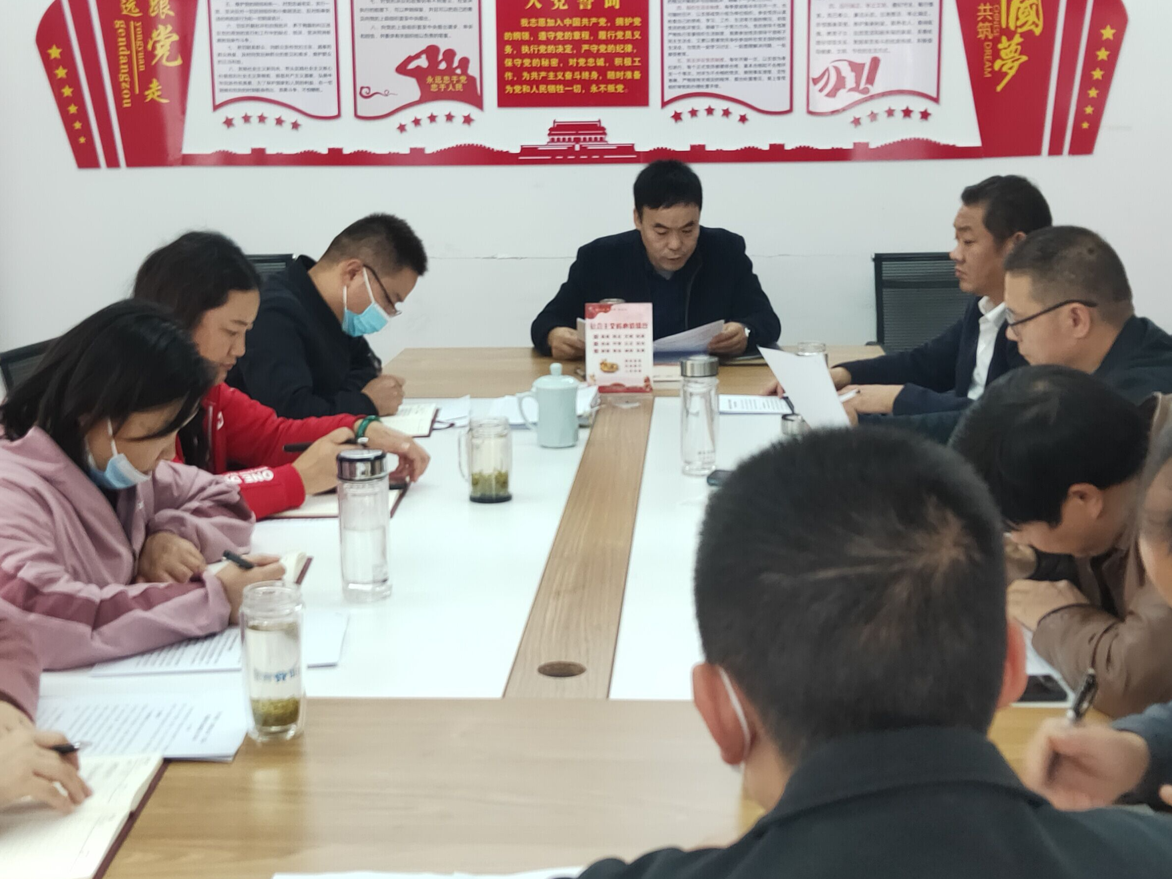 县退役军人事务局谈心谈话凝共识促发展