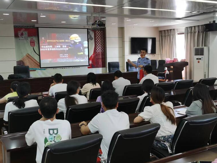团县委召开加强能力作风建设专题会议