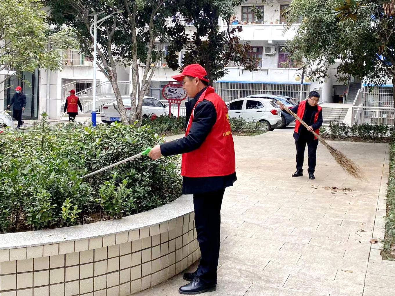 农业农村局：志愿服务进小区 清洁家园暖人心