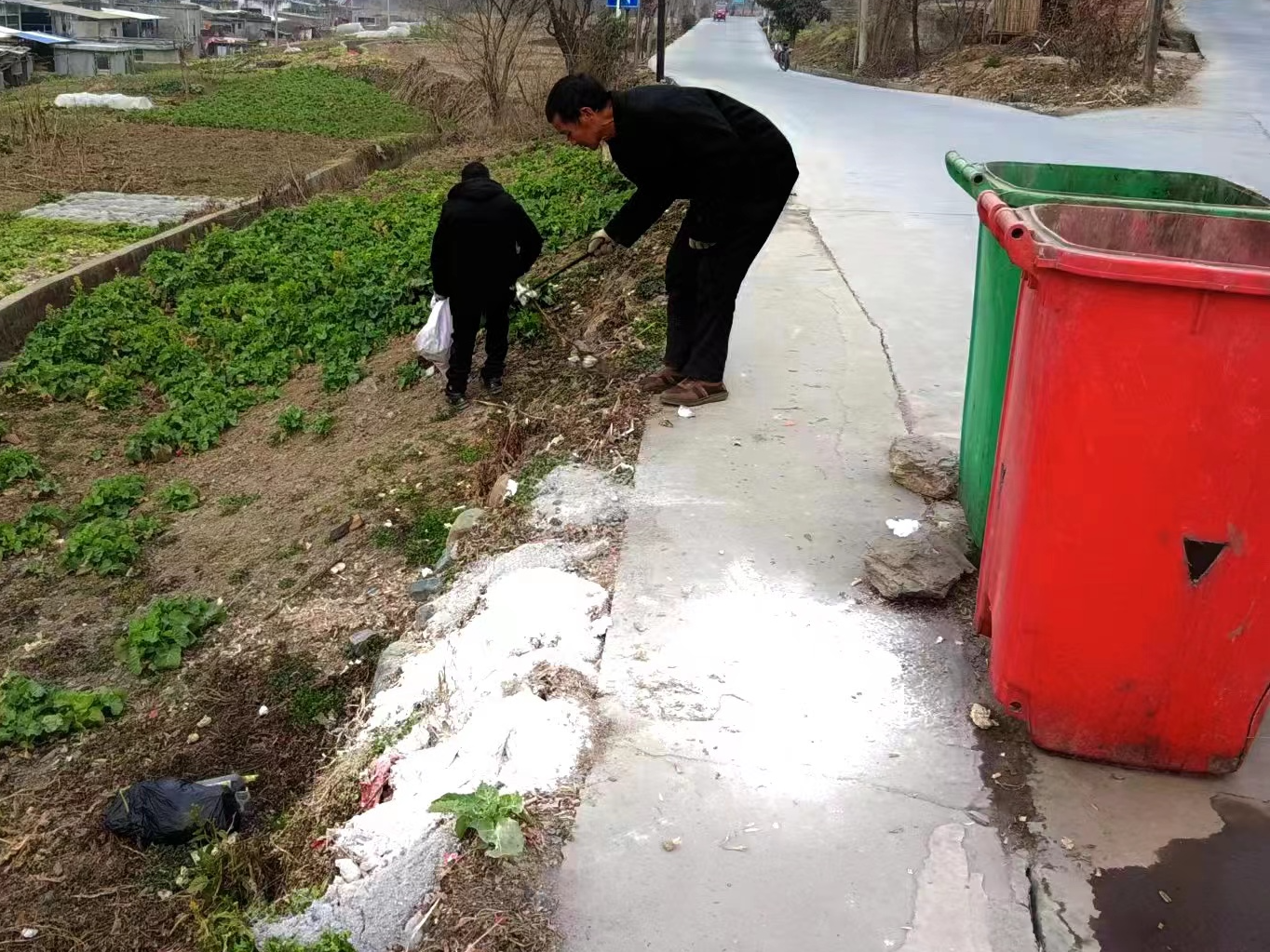 麻家渡镇：干部群众齐参与 人居环境整治忙