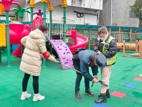 擂鼓镇中心幼儿园开展安全知识培训