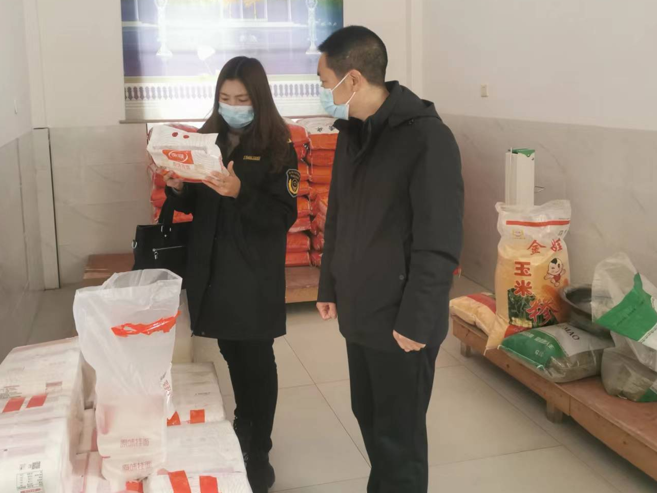 深河市场监管所：护航开学“第一餐”
