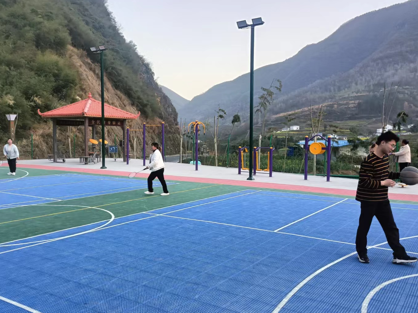 得胜镇石底村：健身驿站助力全民“动”起来