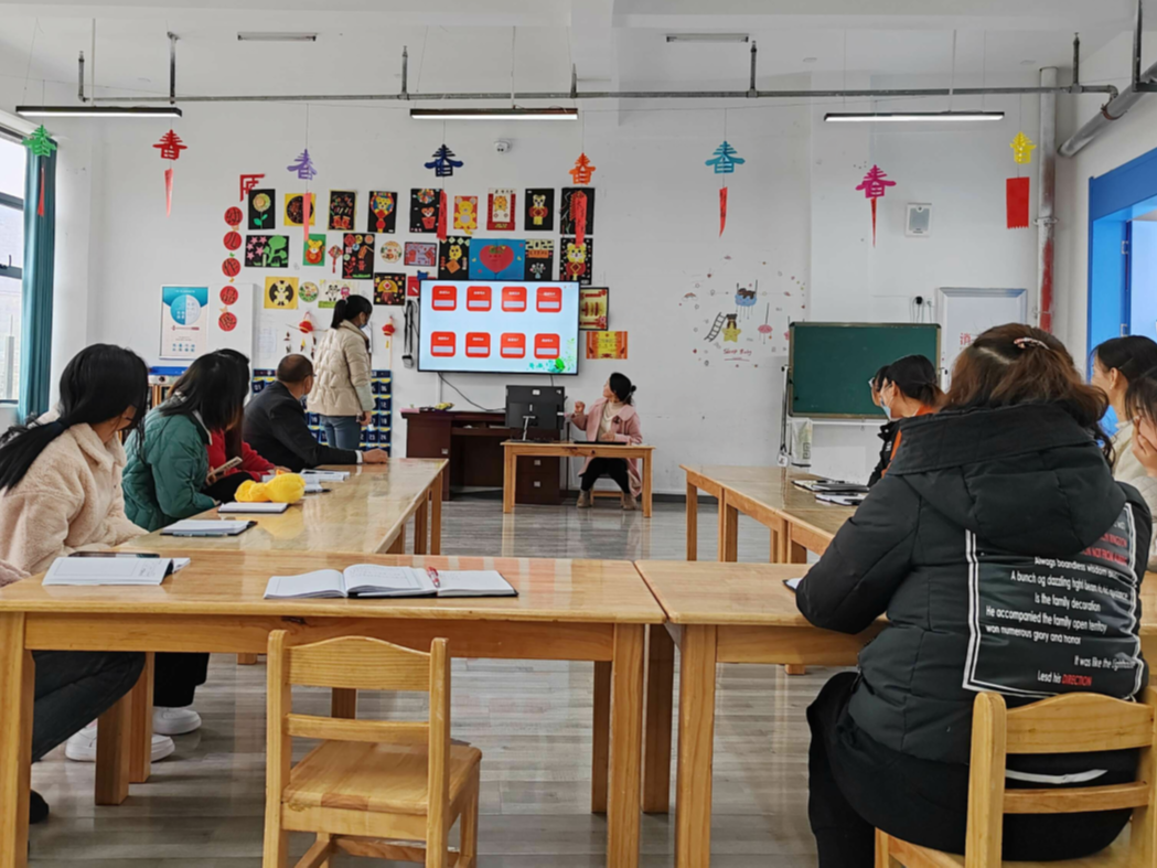 潘口乡中心幼儿园开展课程建设园本培训研修活动