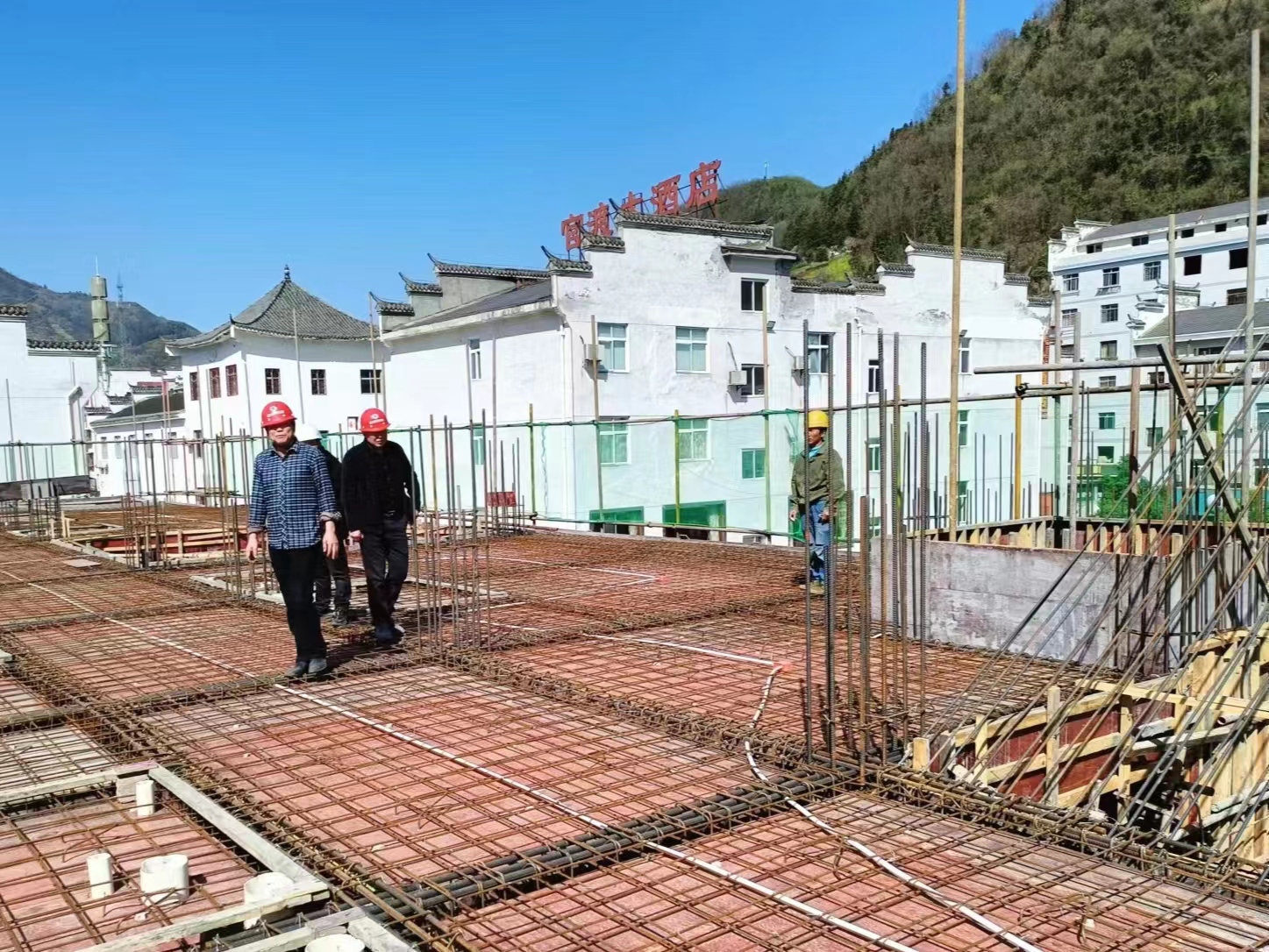 官渡镇：隐患排查 筑牢安全生产防线
