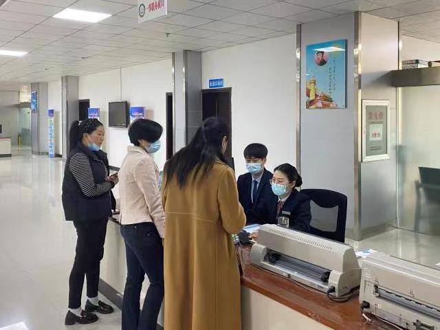 县行政审批局推行网络审批新模式