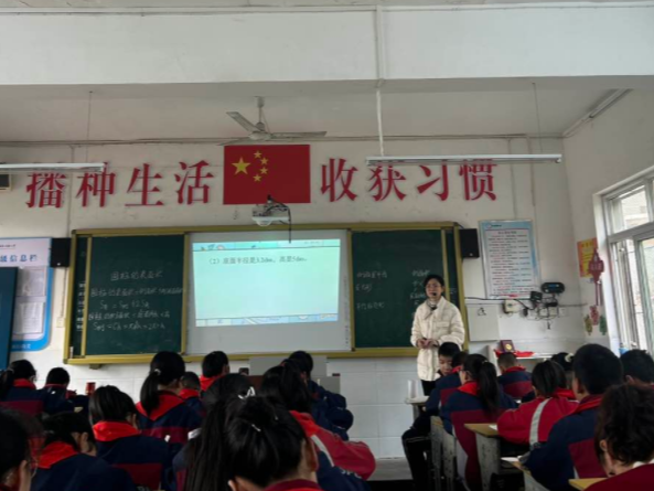 县第二实验小学推进“和美课堂”展示课活动