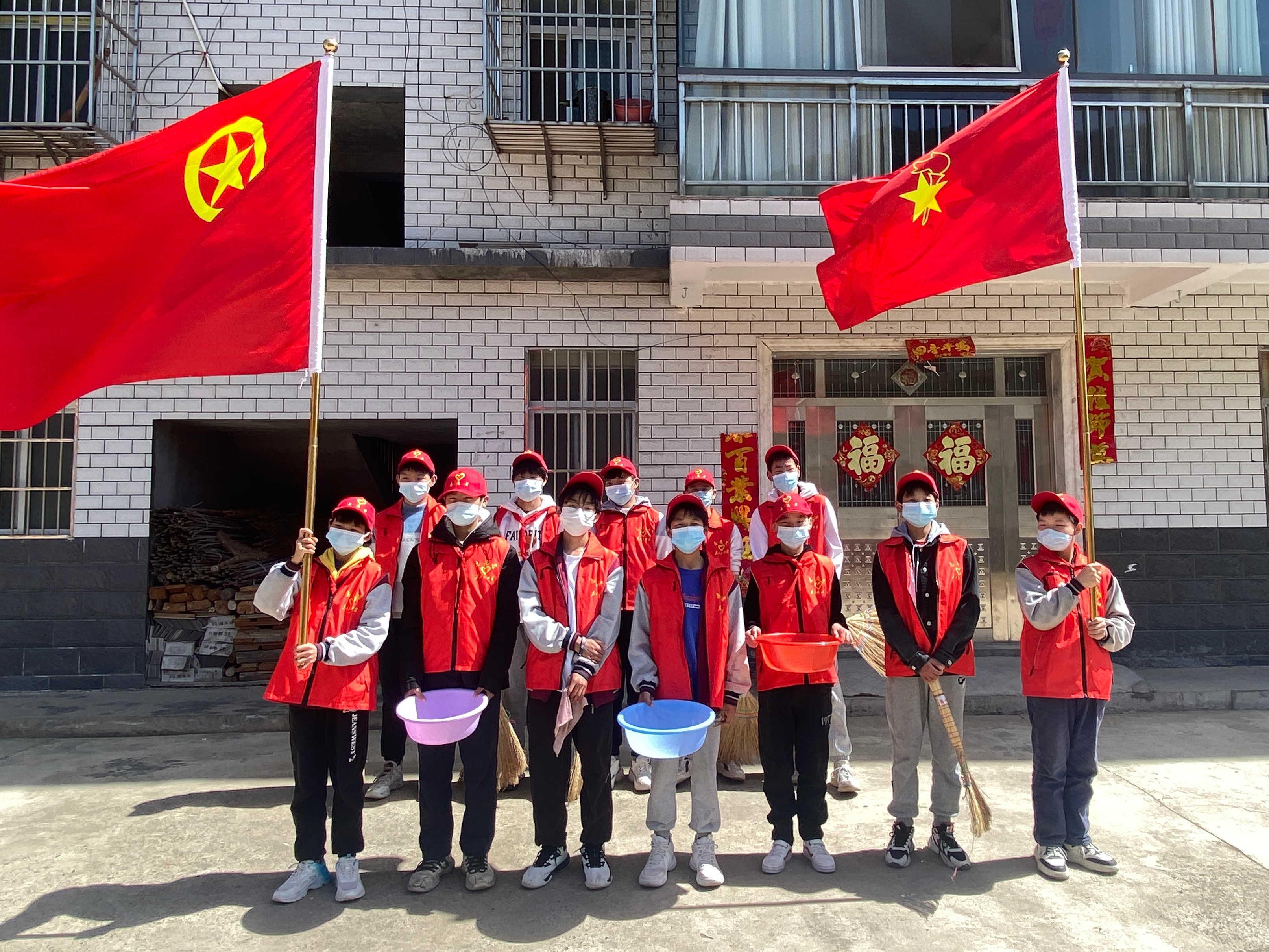 双台乡：卫生大清扫 团员我先行