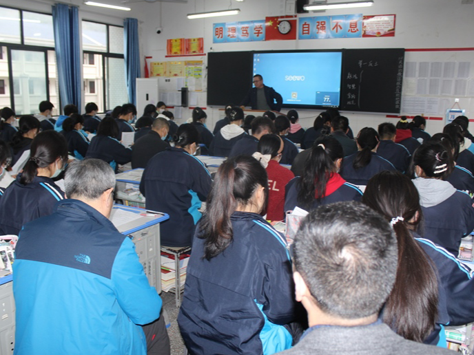 竹山一中：同课异构 同放异彩