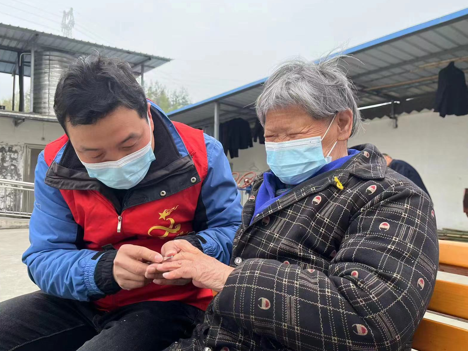 溢水镇开展“走进福利院 温暖老人心”活动