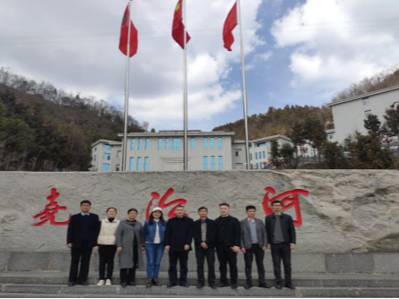 县委党校：遍历创业路 欢庆“三八”节
