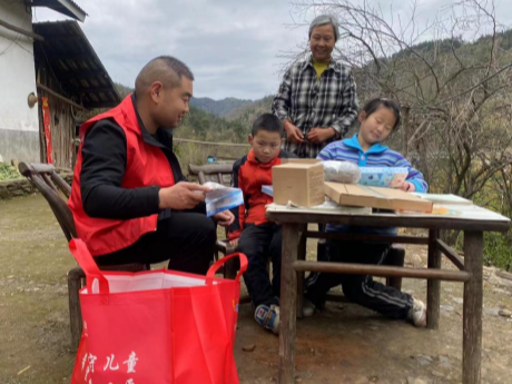 潘口乡：开展关爱留守儿童志愿服务活动
