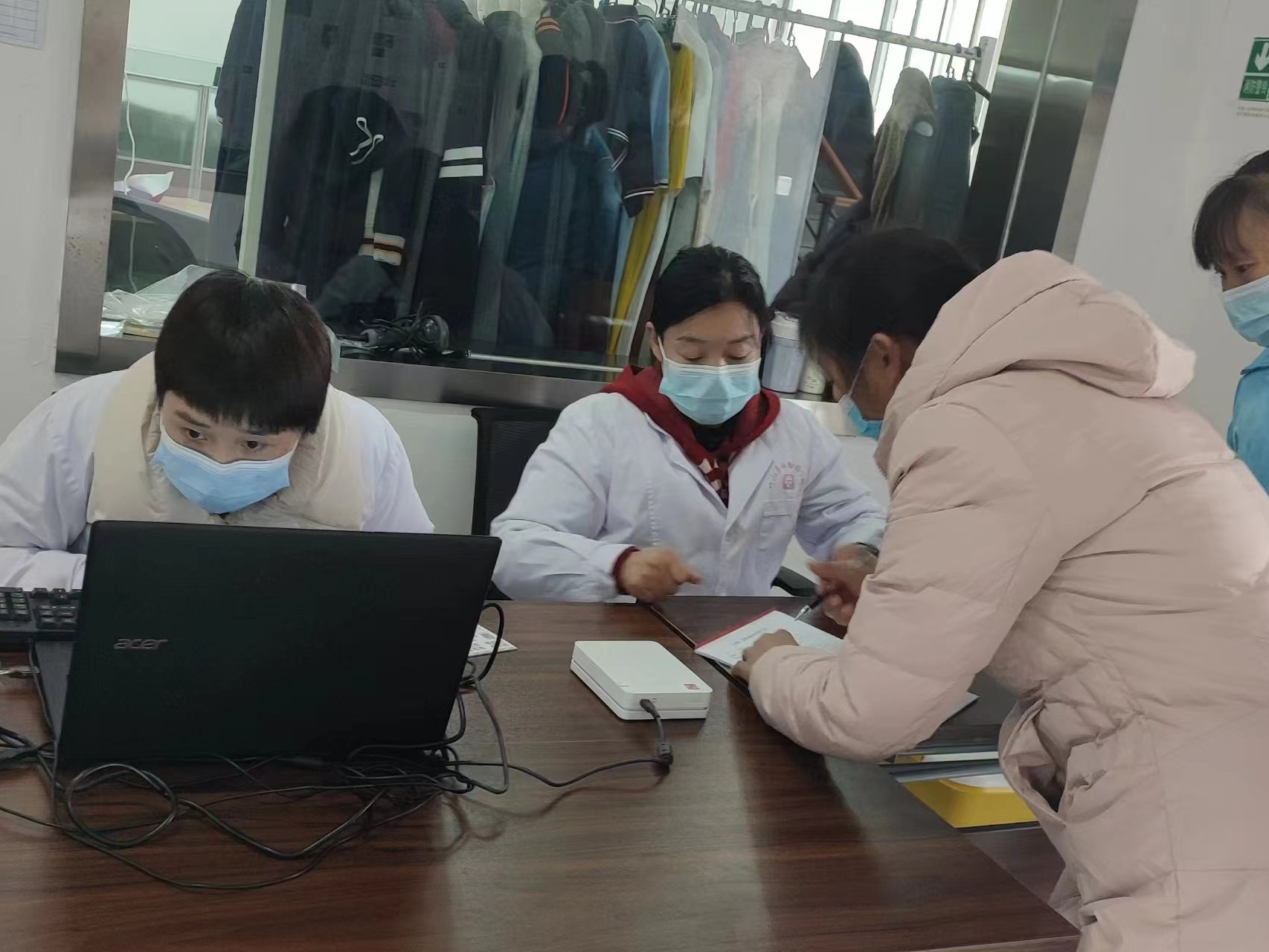 竹山经济开发区：关爱女职工　送健康进园区