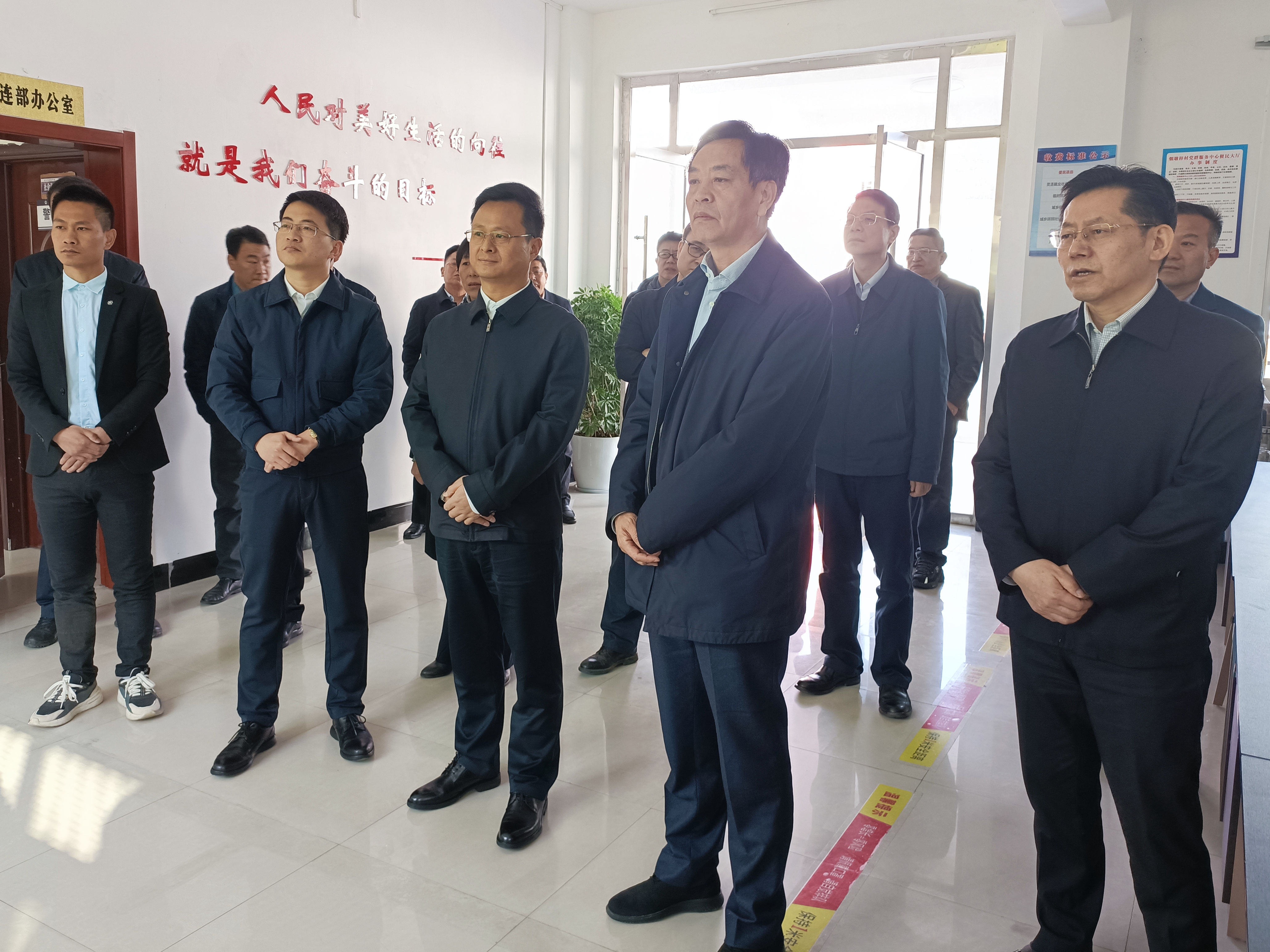 国家烟草专卖局副局长徐㼆到我县调研