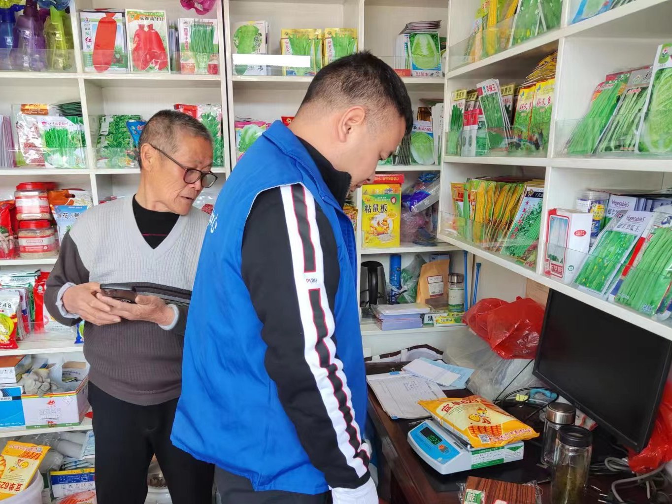 县公共检验检测中心开展计量检验保春耕
