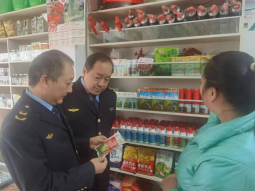 县市场监管局开展农资产品专项执法行动