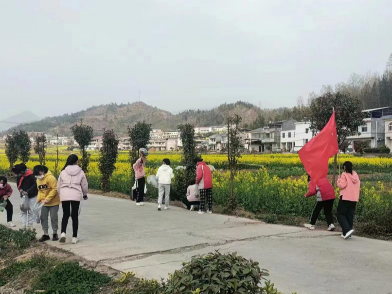 擂鼓镇：小手拉大手 共建清洁家园