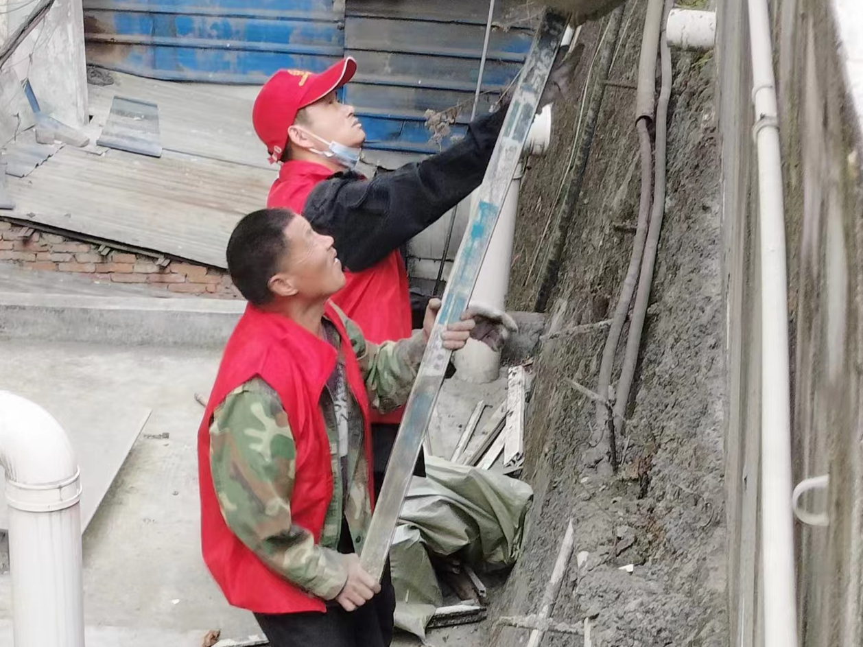 县行政审批局：齐心协力清“顽疾”  共同缔造