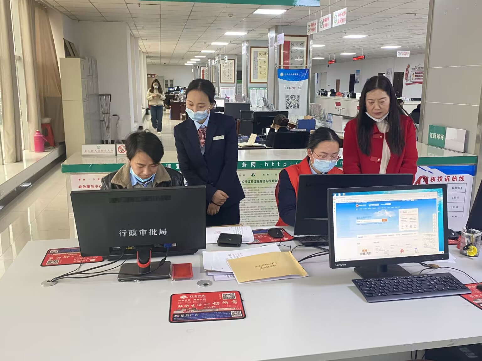 县行政审批局：多措并举提升办事效率