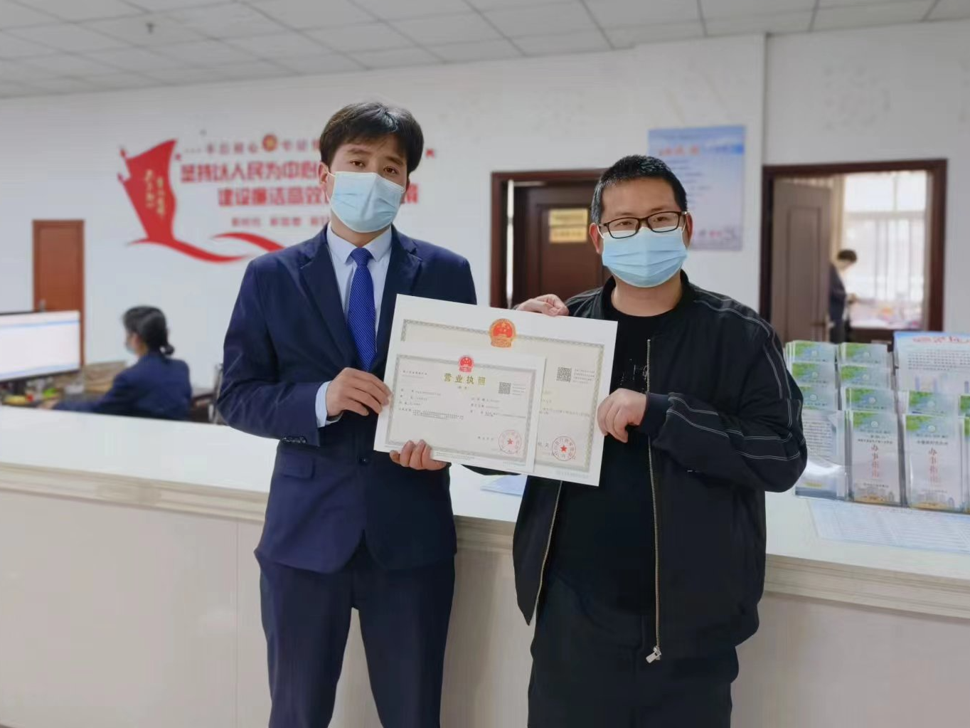 我县首例“个转企”释放市场主体新活力