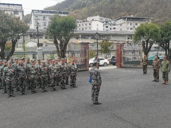 得胜镇组织基干民兵集中点验