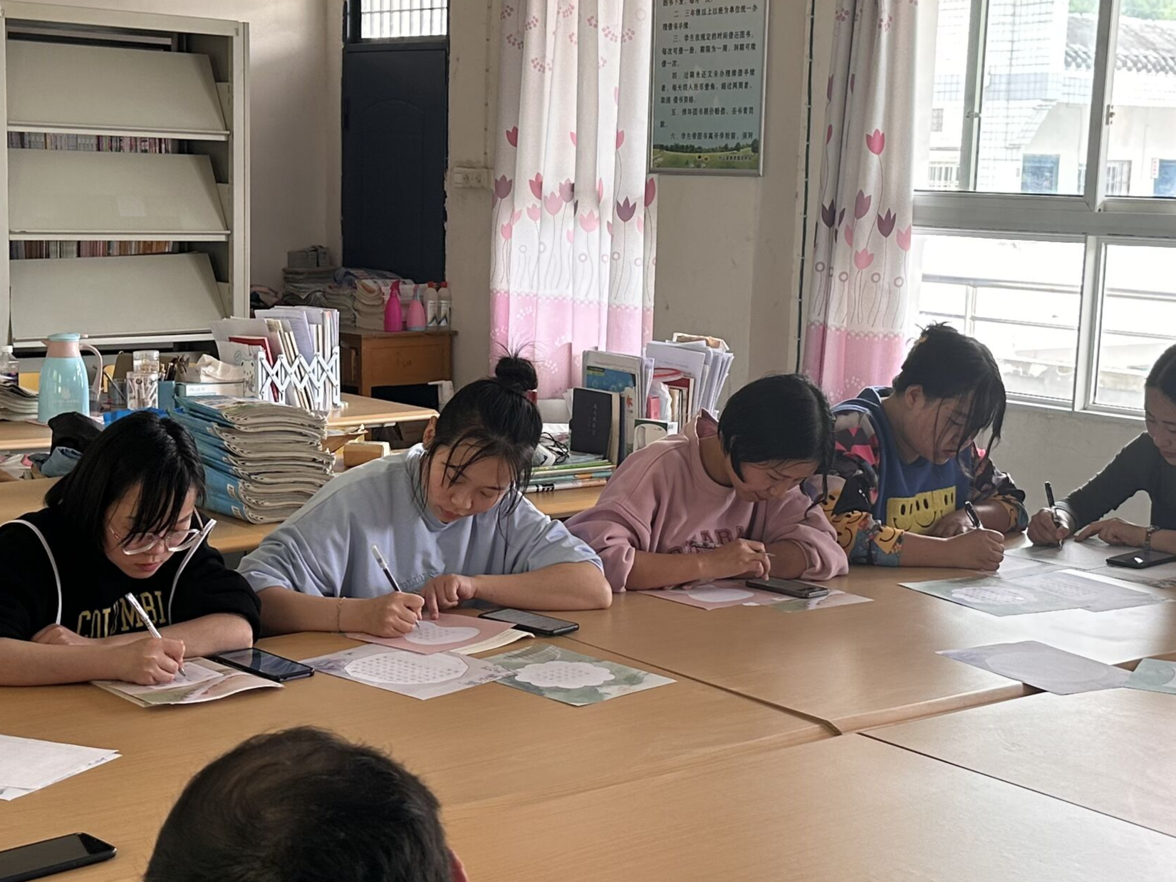 东川小学：练好基本功  提升教师素质