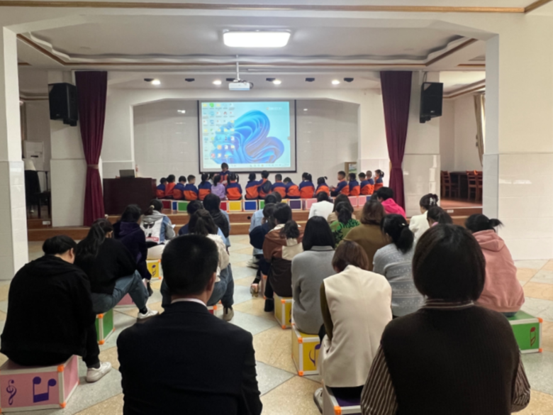 县实验幼儿园开展教师外出学习汇报展示活动