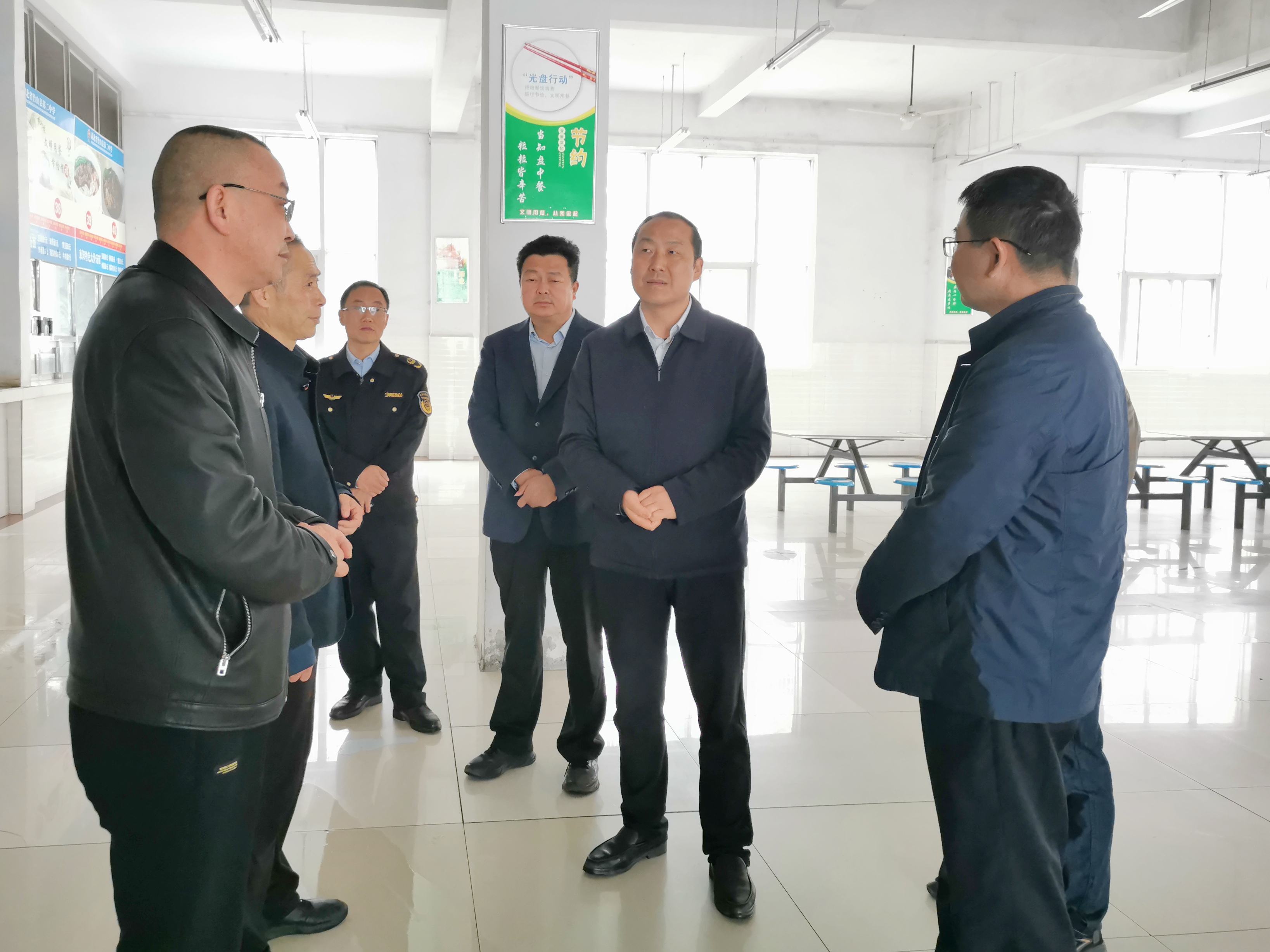 县领导调研督导安全生产工作