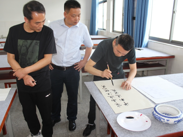 竹山一中：“三筆”怡情  粉墨飄香