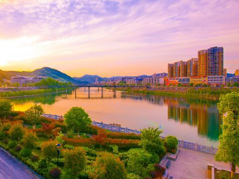 楼台乡中心学校：三方牵手共创新“视”界