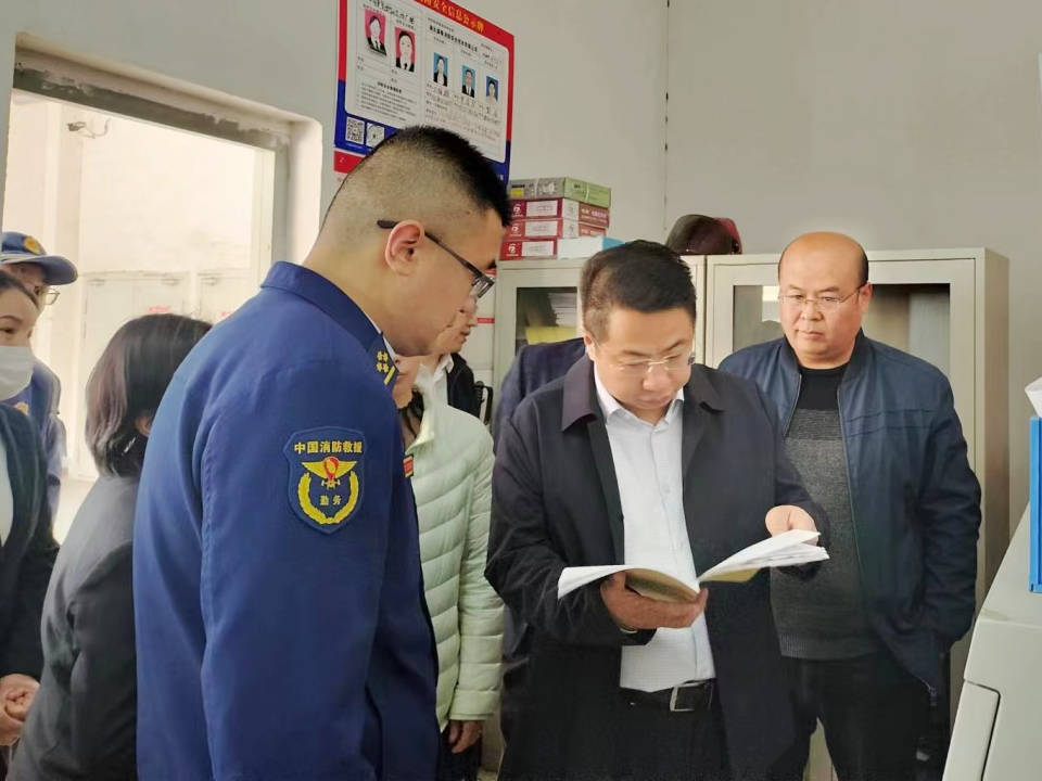 县领导督导调研企业及重大项目建设安全生产工作