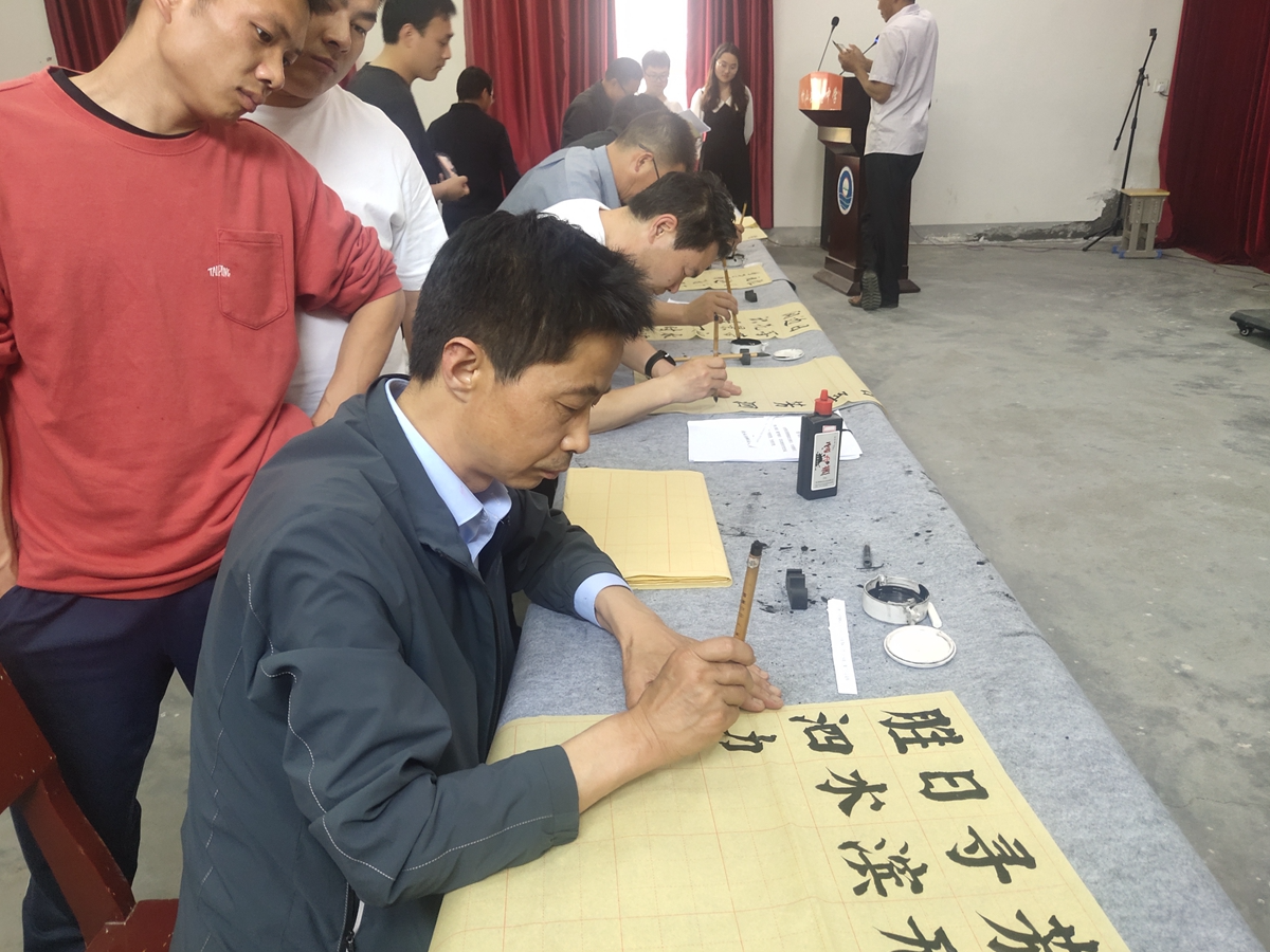 秦古镇中心学校举行教师基本功大赛