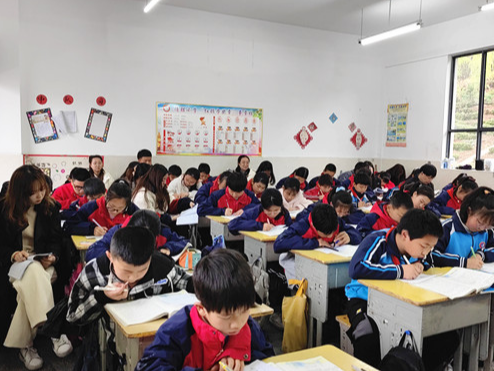 县教育局教研室：教学视导明航向  “把脉问诊”促提升