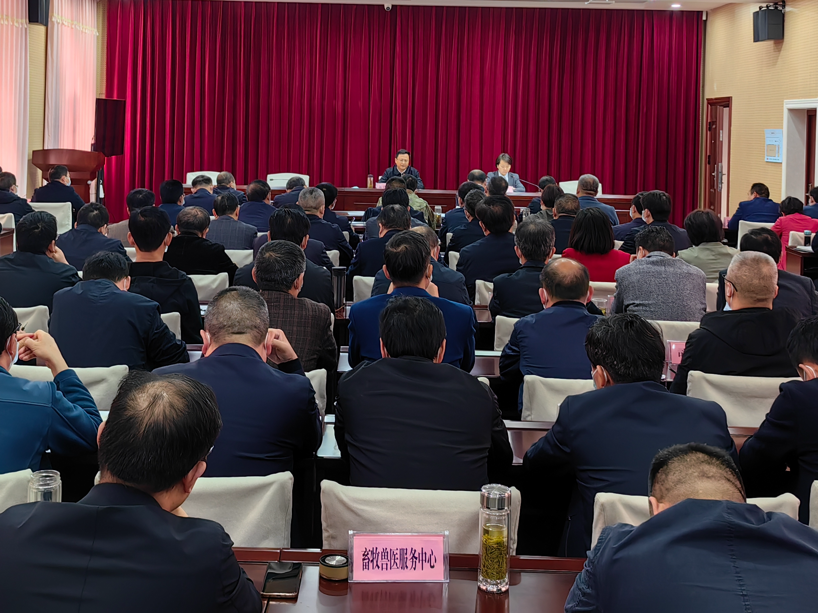 县委农业农村暨乡村振兴工作会议召开