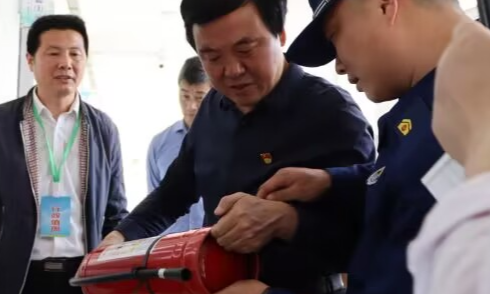 县校安委会：开展校园安全检查 筑牢校园安全防线