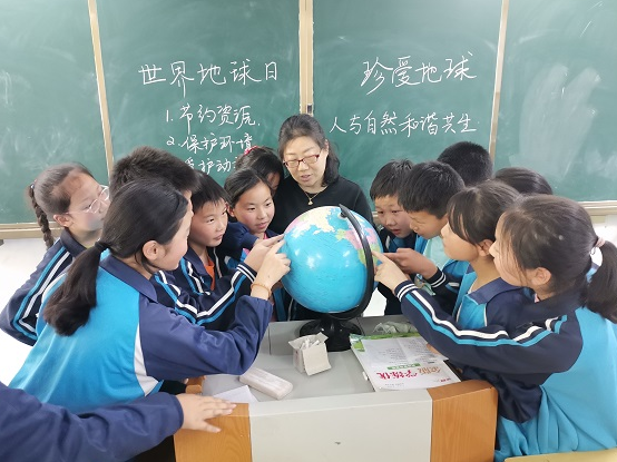 沧浪九年制学校：将“珍爱地球”活动渗透到教学之中