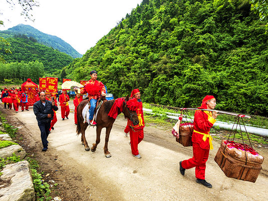 竹山縣深化移風(fēng)易俗見實招