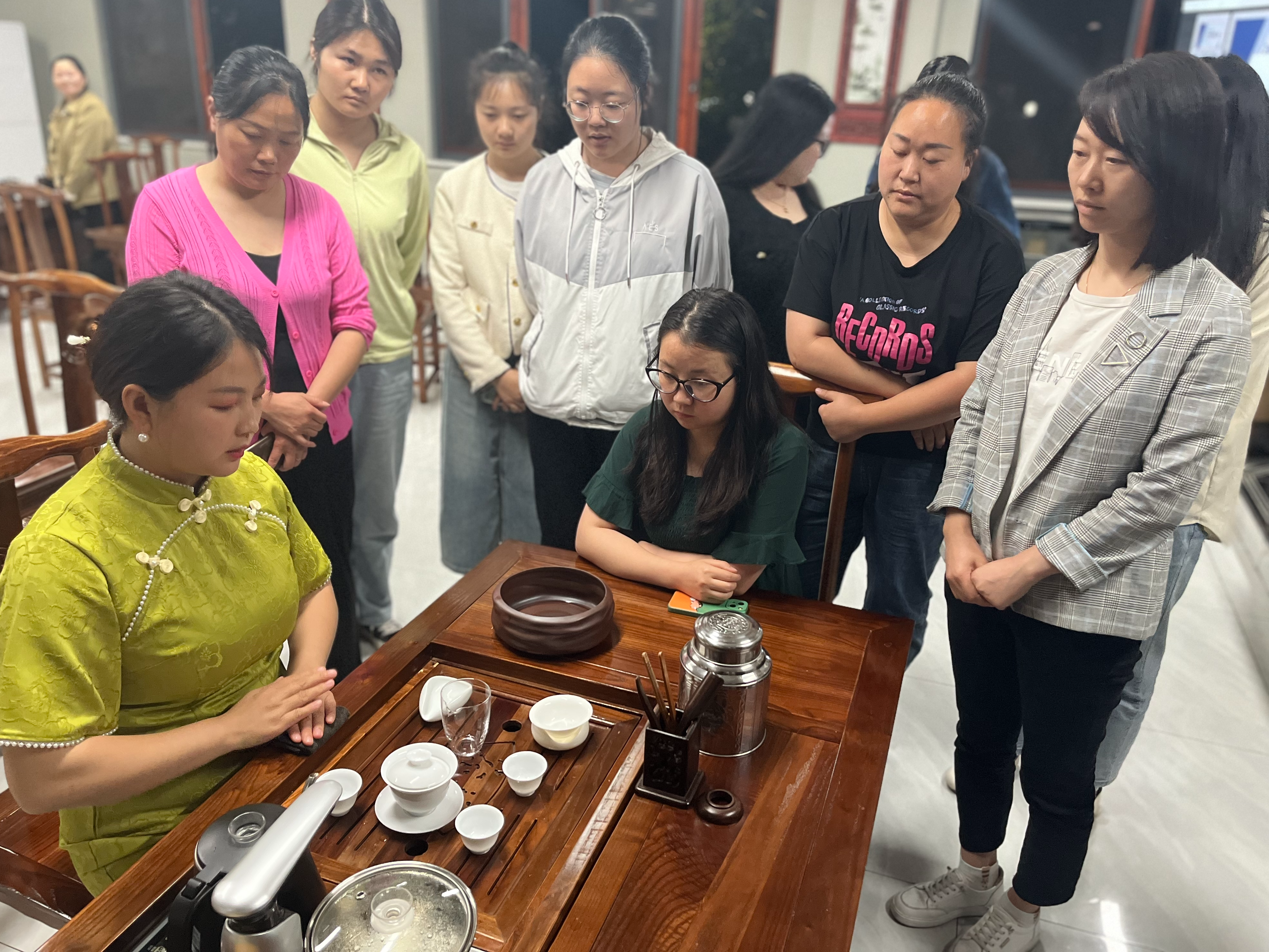 城关镇专题茶艺培训班开班