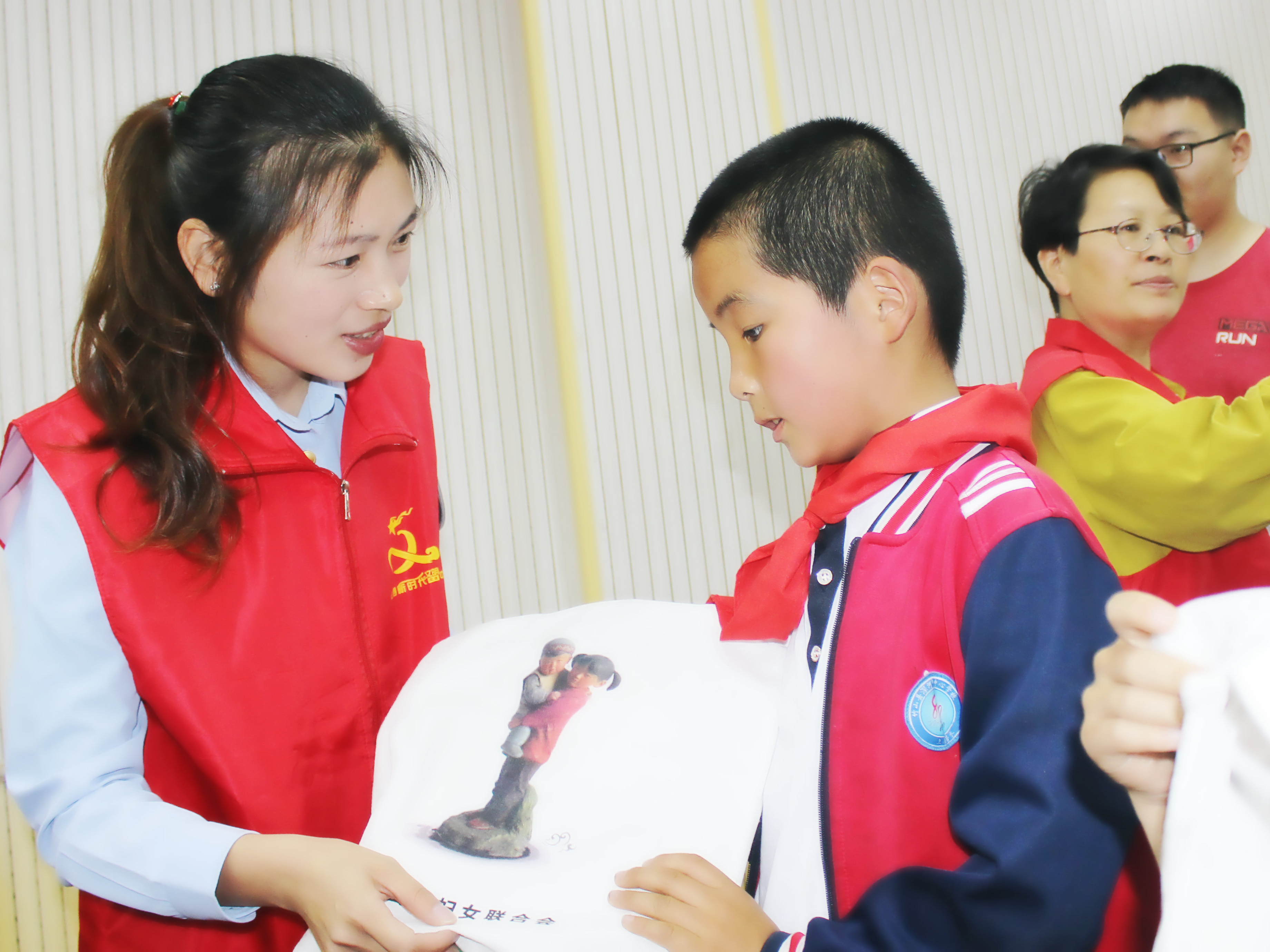 深河乡：“爱心妈妈”进校园暖童心