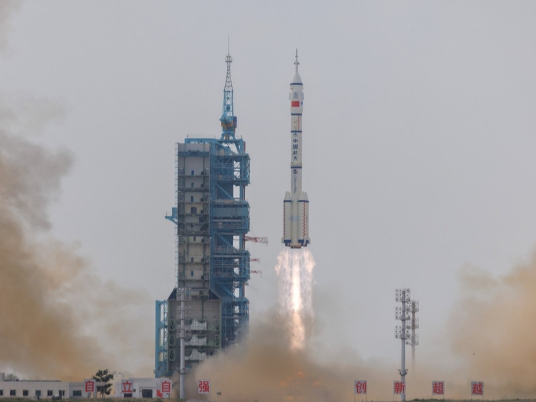 神舟十六号成功发射 美媒点赞：中国航天计划再迈新台阶